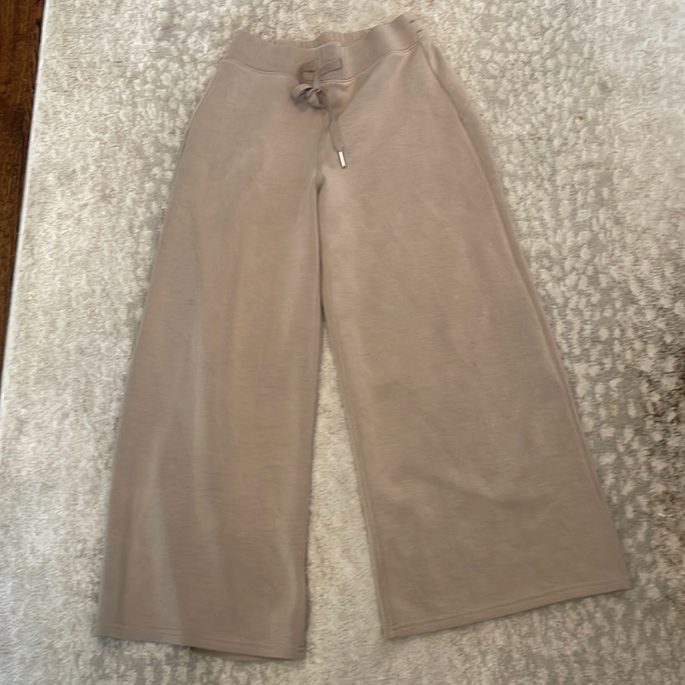 SPANX AirEssentials Cropped Wide Leg Pant, fawn, size small, NWOT